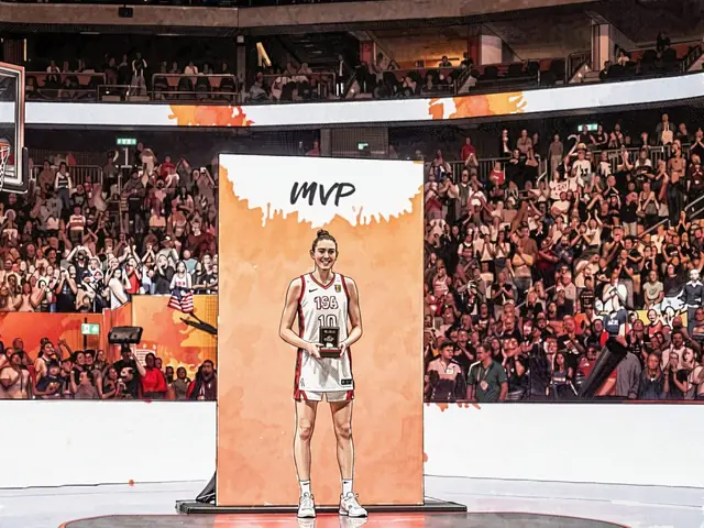 Баскетболистка в белой форме держит трофей на сцене перед баннером MVP.