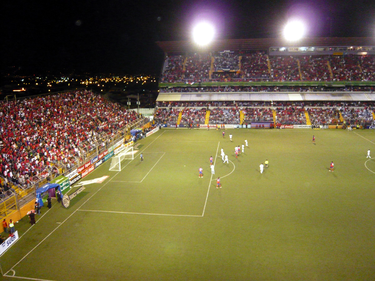 Costa Rica - Honduras på Estadio Saprissa i San José, 1. kamp i 4. runde av CONCACAFs kvalifisering til VM i fotball 2010.