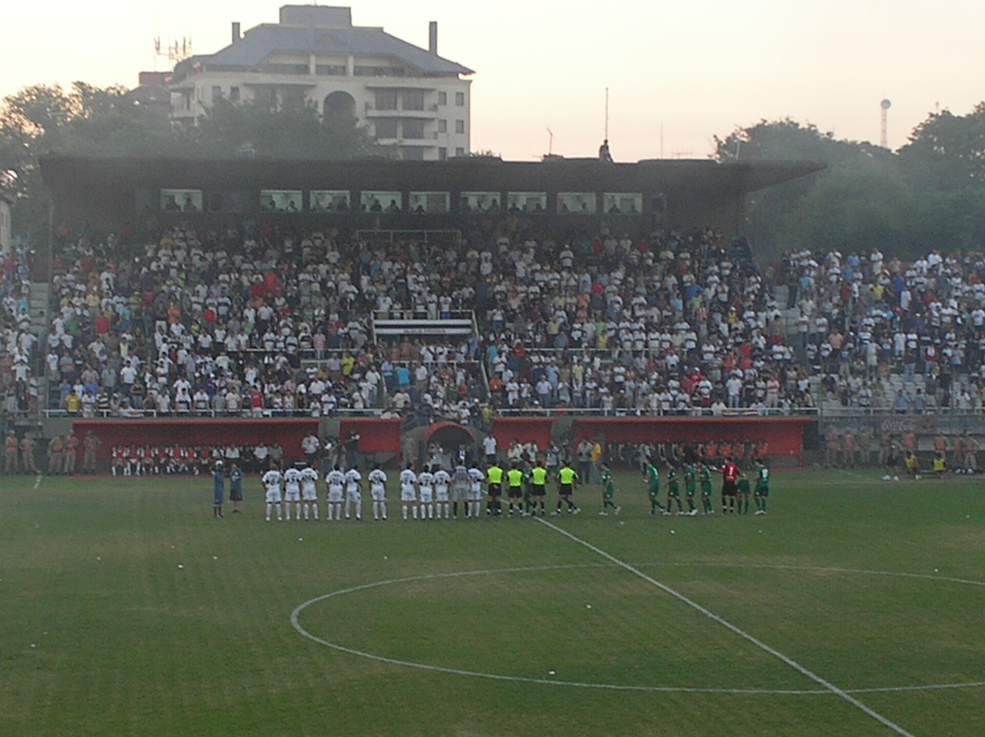 Partido entre Olimpia y Rubio Ñu del 15 de marzo de 2009, en el estadio Manuel Ferreira donde oficia de local el Club Olimpia.