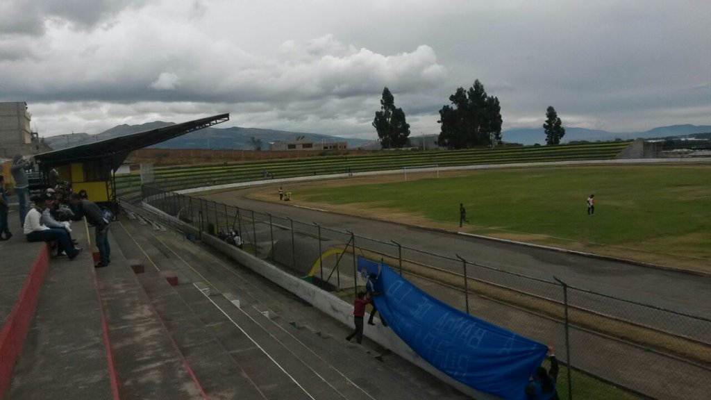 Estadio Olímpico Guillermo 'Zambo' Albornoz de Cayambe.
