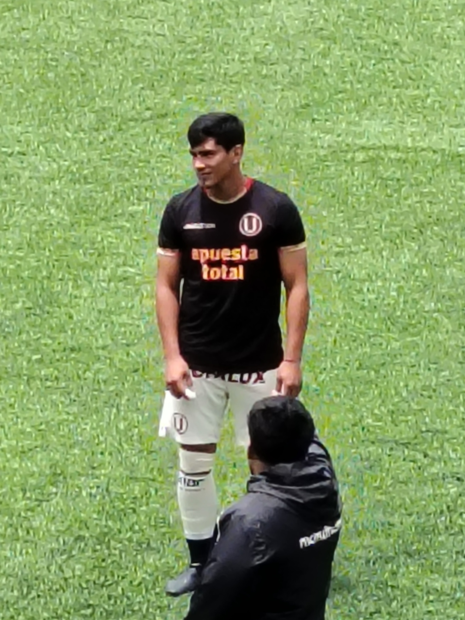 Entrenamiento en el Estadio Municipal Juan Maldonado Gamarra (estadio en Cutervo, Perú)