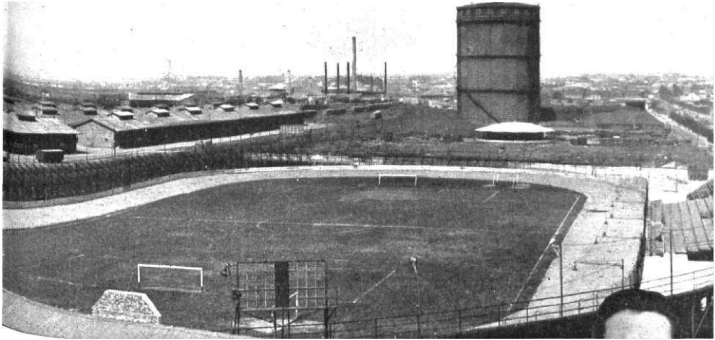 The C.A. Huracán stadium, the quema (garbage incinerator) can be seen at background.