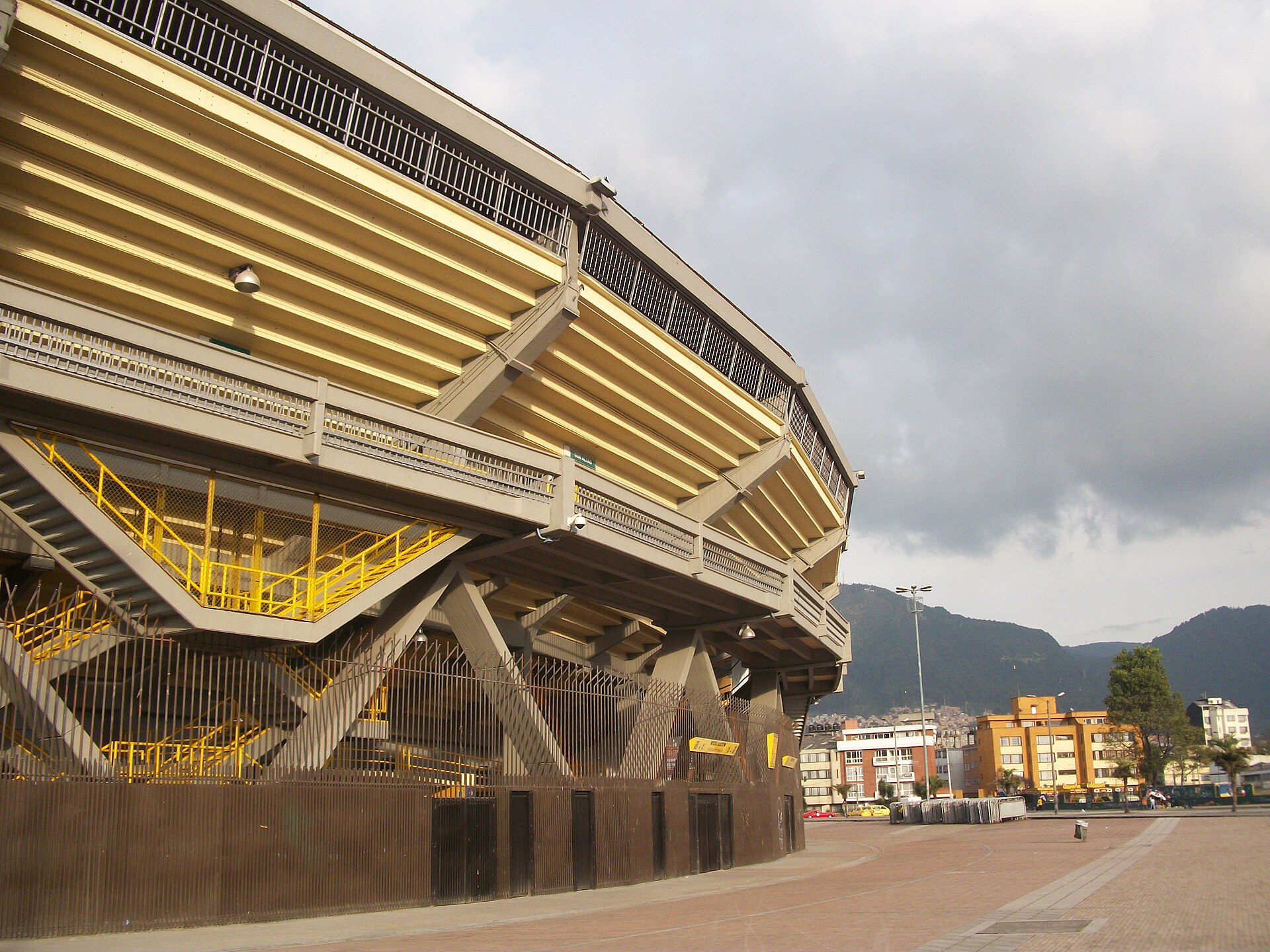 Estadio El Campín, costado suroccidental.