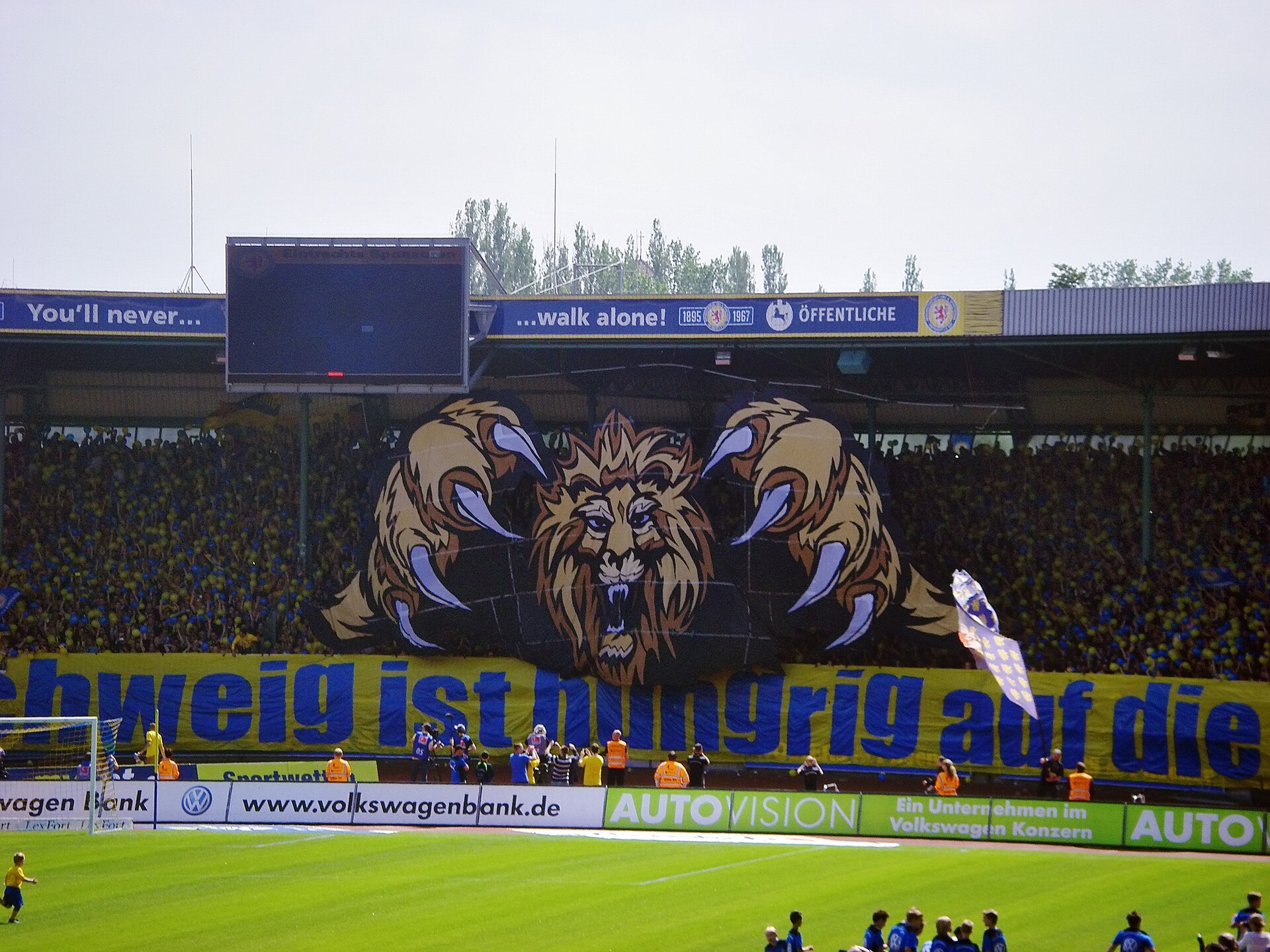 Braunschweig Lion choreography, presented by fans of Eintracht Braunschweig in their last match of the season 2012-13 versus FSV Frankfurt (2-2).
