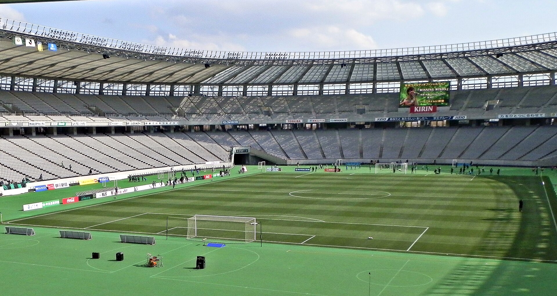 味の素スタジアム東京ヴェルディ試合前、先行入場開始直後の様子。