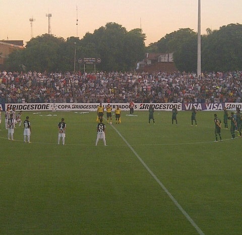 Imagen tomada momentos antes del comienzo del partido entre Libertad de Paraguay y el Palmeiras de Brasil, por la 2ª fecha del Grupo 2 de la Copa Libertadores, edición 2013, jugado el jueves 28 de febrero en Asunción en el estadio Dr. Nicolás Leoz.