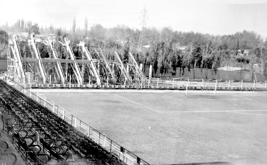 Construcción de la Popular Este del Estadio Feliciano Gambarte