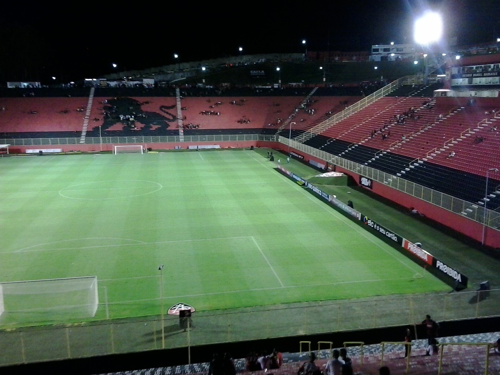 Estádio Barradão, pertence ao Esporte Clube Vitória. Capacidade: 30 mil torcedores.