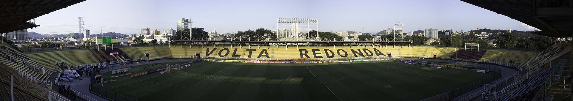 Foto panorâmica montada no Estádio Raulino de Oliveira