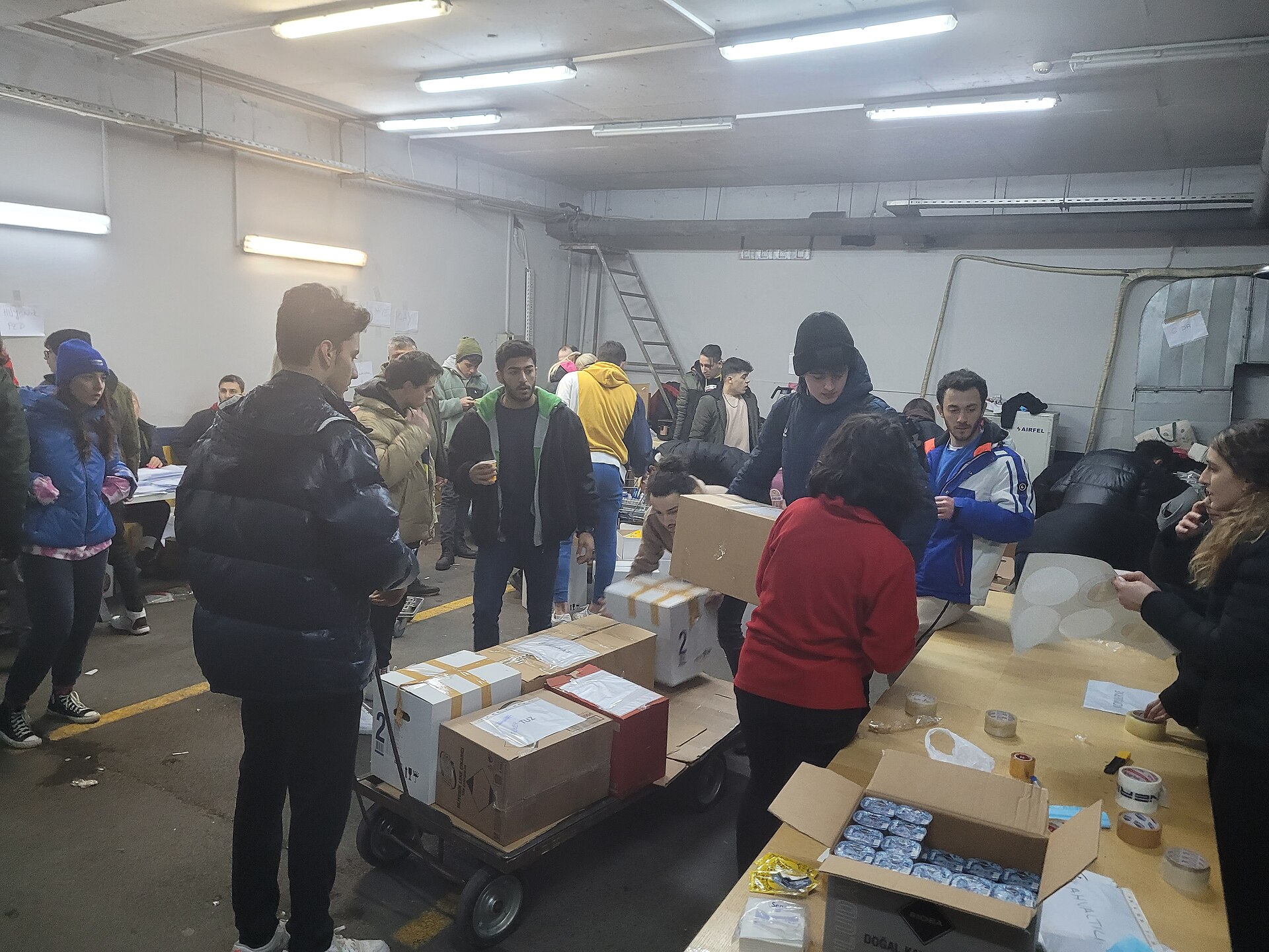 Aid collected in Fenerbahçe Stadium, Istanbul for the 2023 Gaziantep-Kahramanmaraş earthquakes 20230210 (1)