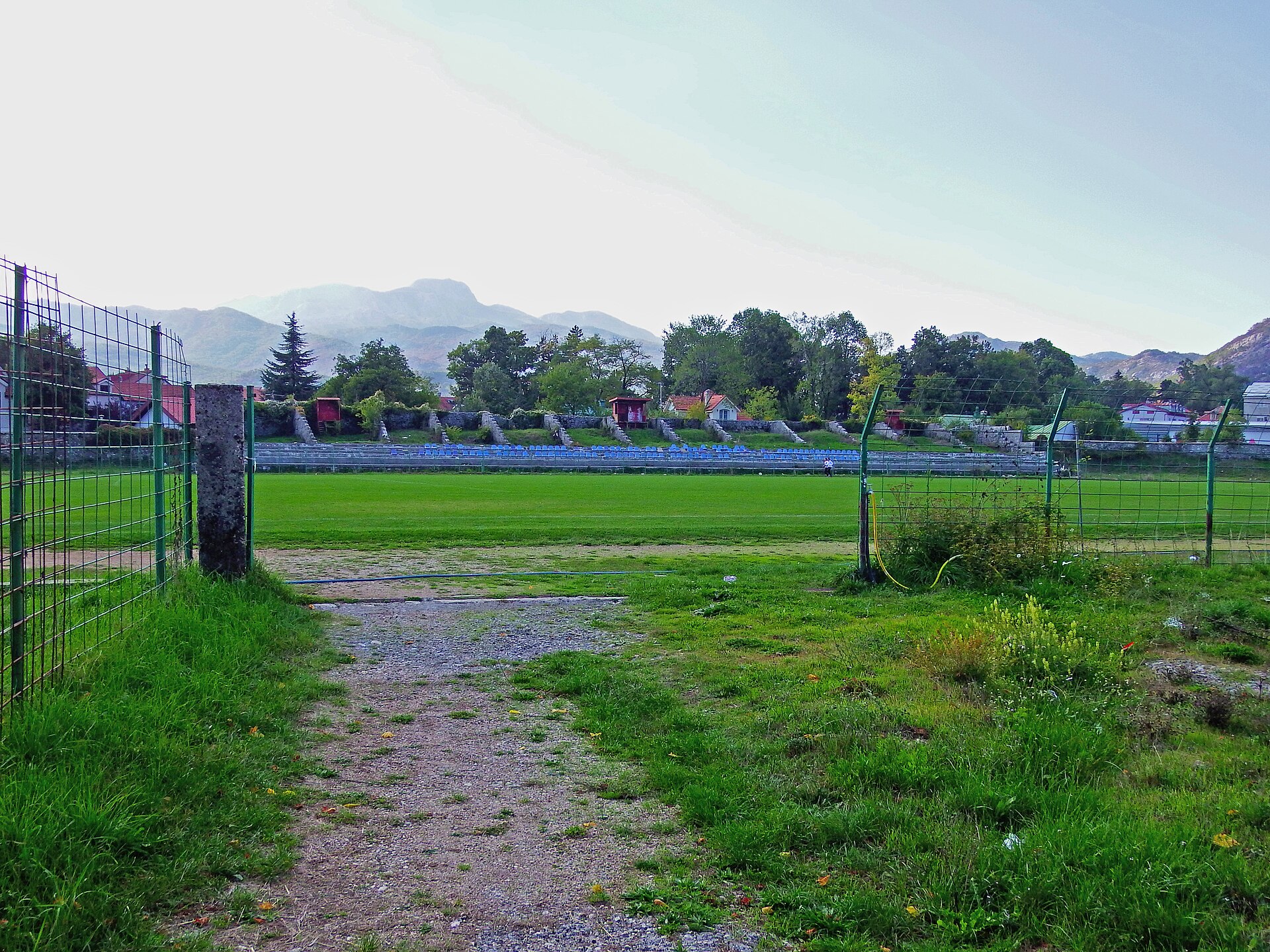 Stadion Obilića Poljana w Cetyni, w Czarnogórze Stadion Obilića Poljana in Cetinje in Montenegro