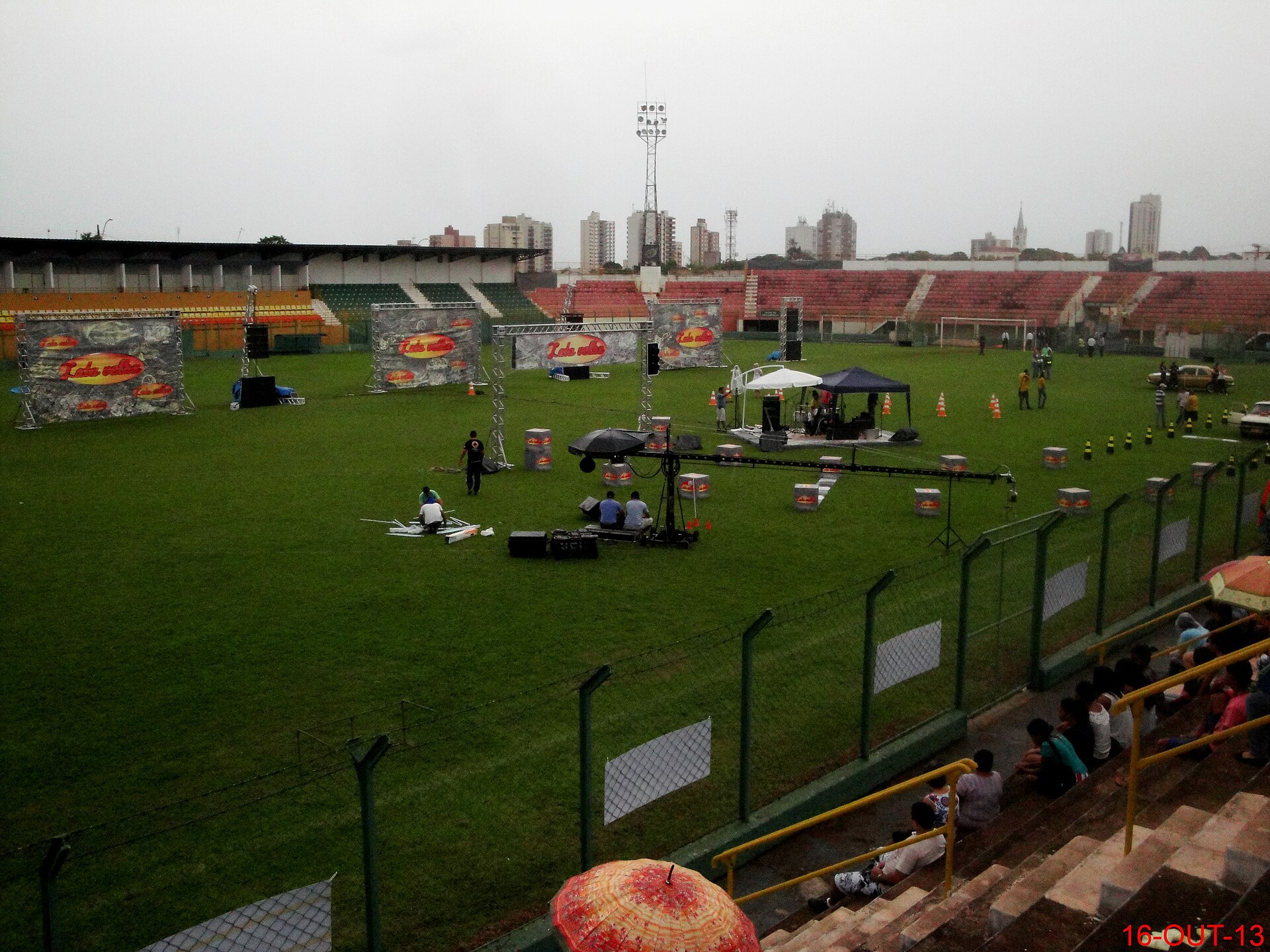Estádio Municipal Frederico Dalmaso, o popular Fredericão recebendo o quadro Lata Velha do Caldeirão do Hulk da Rede Globo em Sertãozinho.