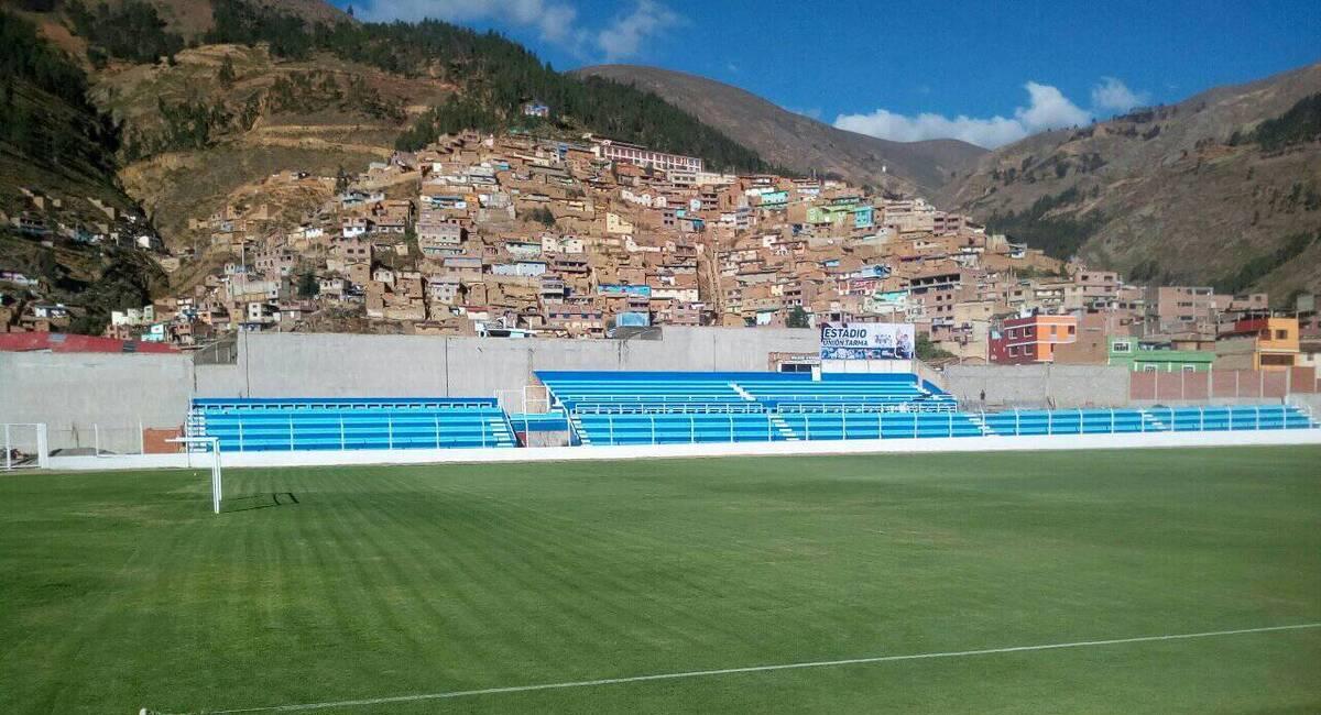 Vista de la tribuna Oriente junto al paisaje.