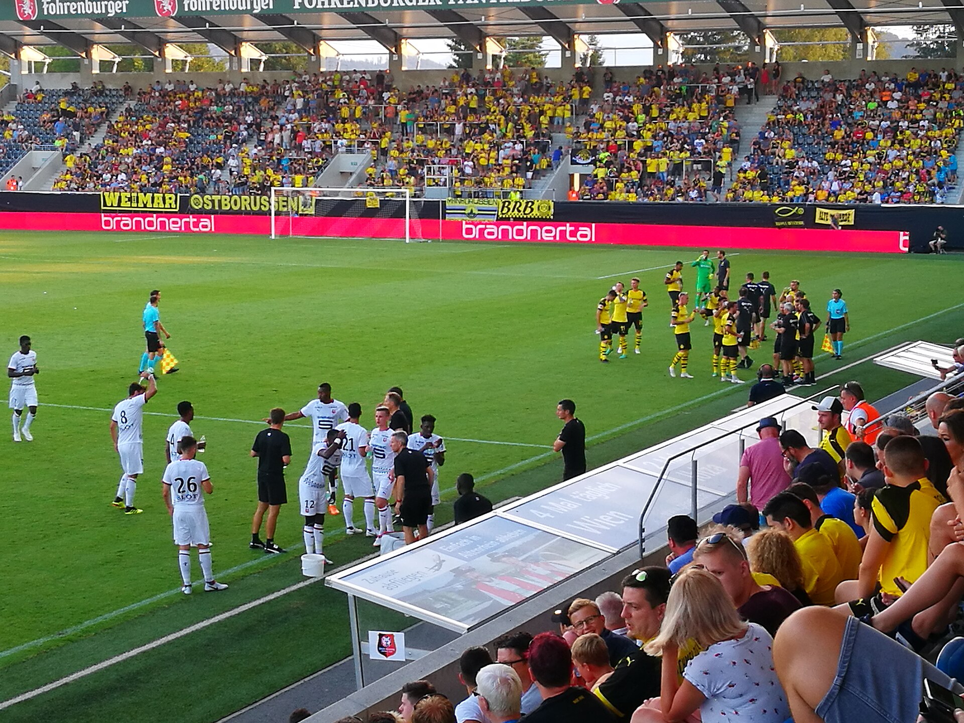 Österreich - Vorarlberg - Bezirk Feldkirch - Gemeinde Altach - Cashpoint-Arena: Vorbereitungsspiel Borussia Dortmund gegen Stade Rennes