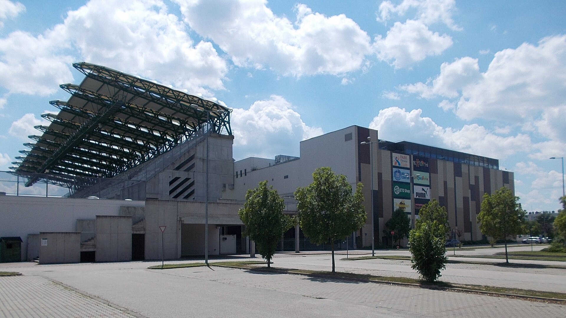 : ETO Park (2008) and ETO Park Plaza (3000 parking places). - Tóth László street, Gyárváros neighborhood, Győr , Győr-Moson-Sopron County , Hungary .