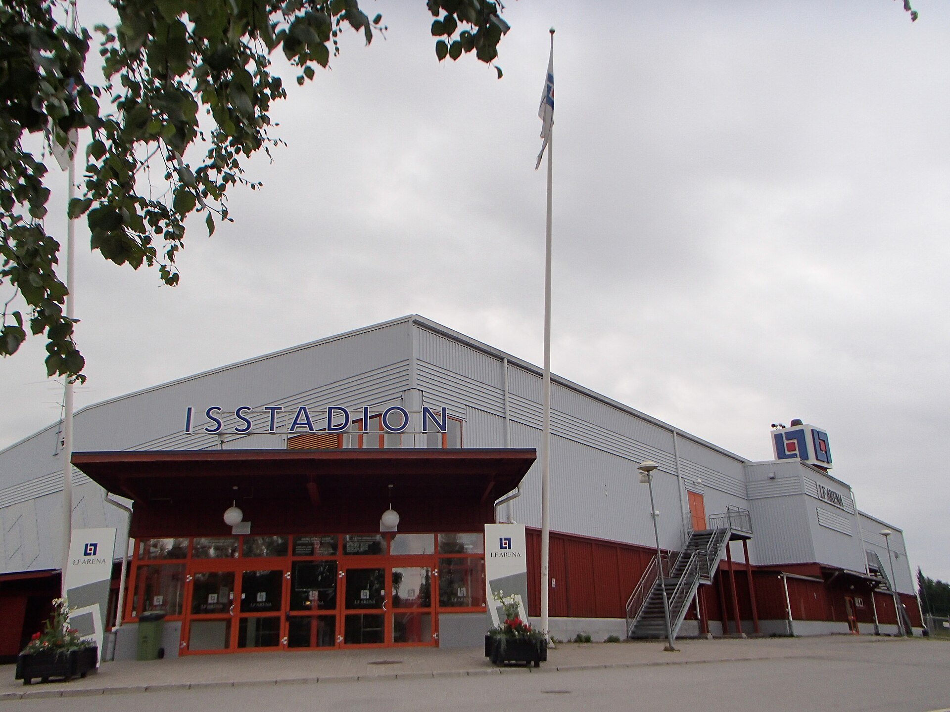 The ice hockey venue "LF Arena" at Hembygdsvägen 11 in Piteå, viewed from south