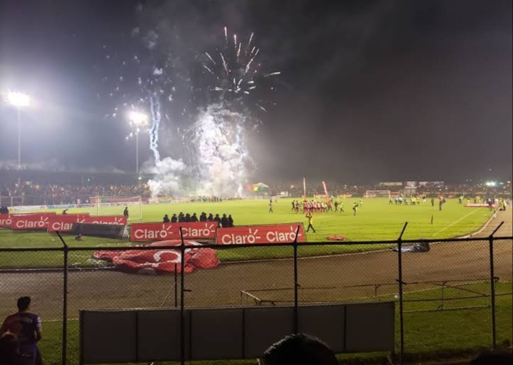 Escenario de fútbol en San Marcos, San Marcos, Guatemala. Con capacidad para 11000 espectadores.