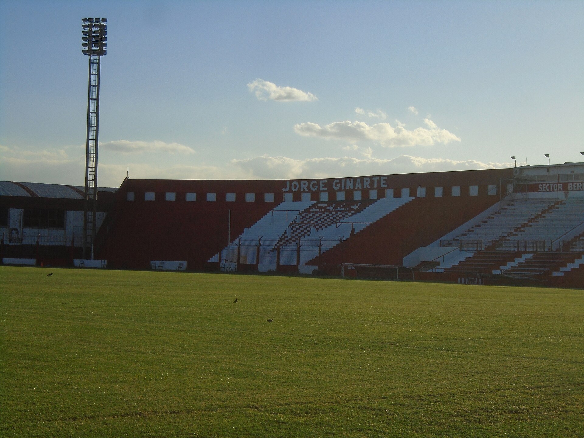 Tribuna Jorge Ginarte, en el estadio Eduardo Gallardón de Los Andes.