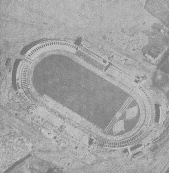 Budowa stadionu miejskiego w Poznaniu, widok ze 750 wysokości (1928)