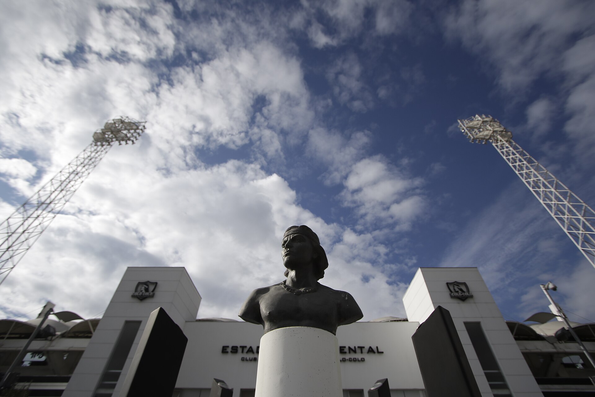 04 Junio 2016. Ministro Marcelo Díaz llego hasta el estadio Monumental donde se realiza un Encuentro local autoconvocado ELA, organizado por el CSyD Colo Colo.