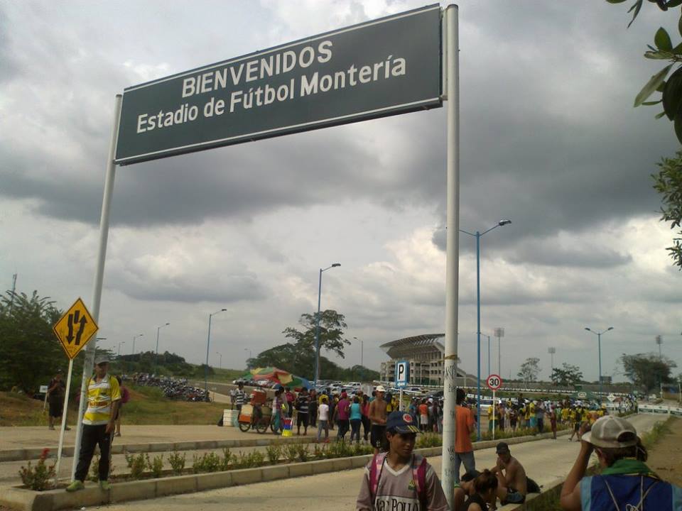Entrada vehicular al estadio Municipal de Montería. Montería, Colombia.