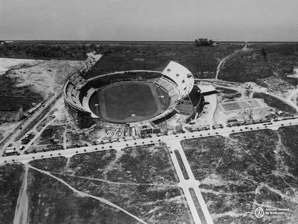 Photograph taken before the stadium inauguration in 1938. The San Martín and Belgrano stands were built and the Centenario stand was under construction.