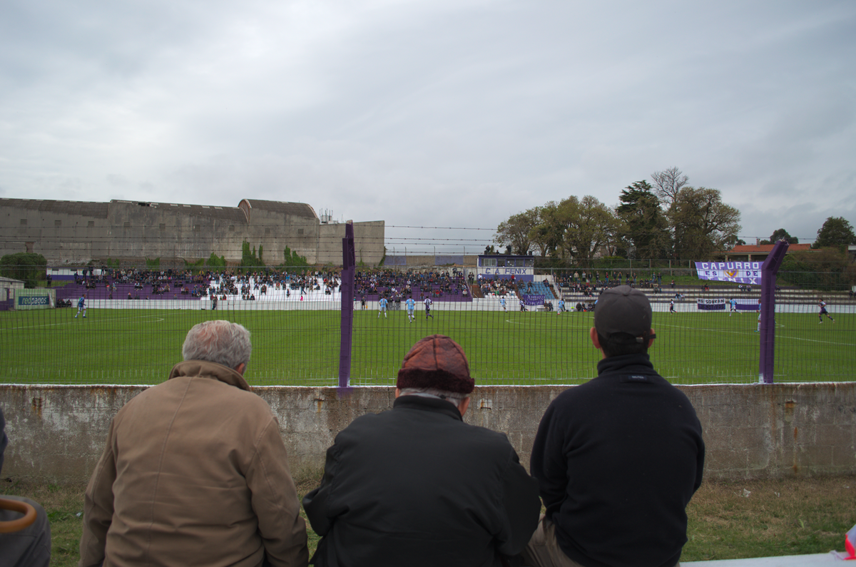 Imagen del Estadio Parque Capurro desde la Tribuna Visitante, en el encuentro entre Fénix y Wanderers disputado por el Torneo Apertura 2012