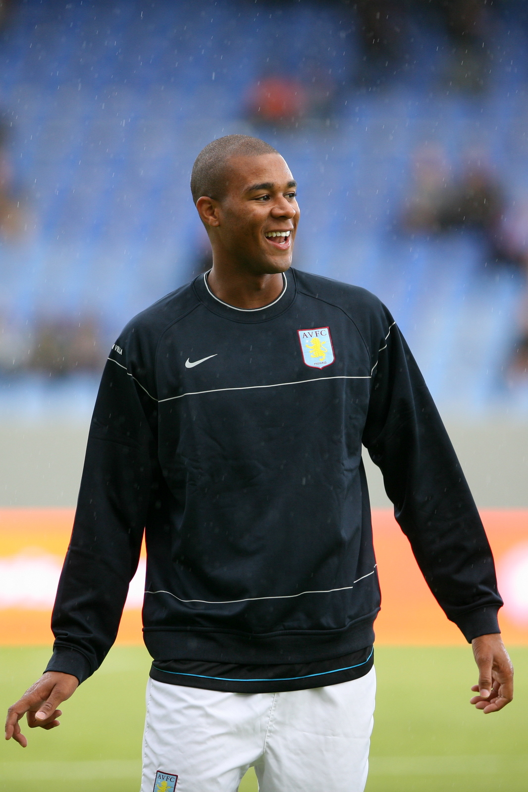 FH Hafnarfjördur vs Aston Villa – UEFA Cup Qualifikation 2008 On August 14, 2008, FH Hafnarfjördur faced Aston Villa in the first leg of the UEFA Cup qualifying second round at Kaplakriki Stadium in front of 2,200 spectators, with the match ending 1–4 in favor of the English side. Aston Villa took c