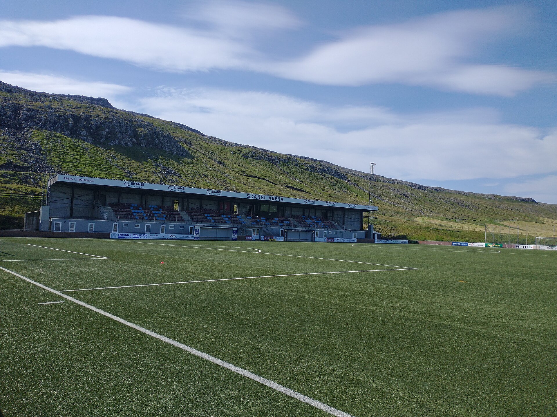 De Skansi Arena van voetbalclub Argja Boltfelag un Argir, Faeröer eilanden.