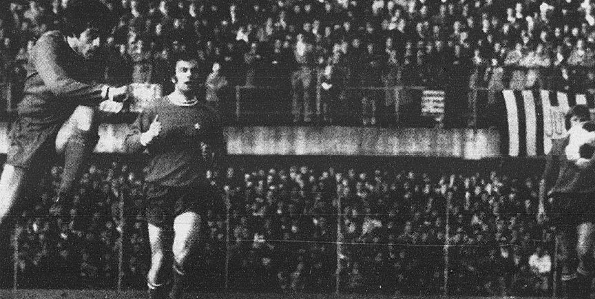 Vicenza (Italy), "Romeo Menti" Stadium, January 23, 1972. SS Lanerossi Vicenza – Juventus FC 1-3, Matchday 15 of Italian League 1971–72 Serie A: Juventus' winger Franco Causio (left) scoring at 1' the partial 0-1.