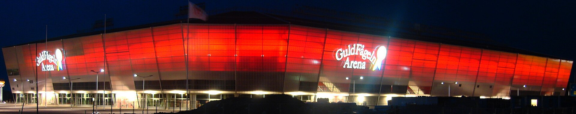 Guldfågeln Arena, fasade ligtning