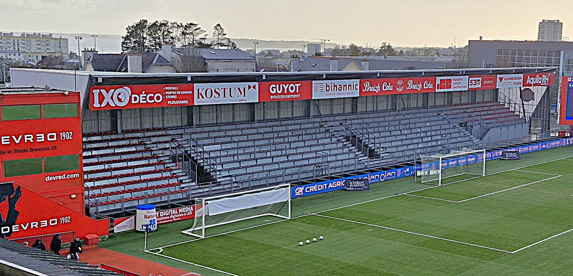 Tribune Quimper du Stade Francis-Le Blé.