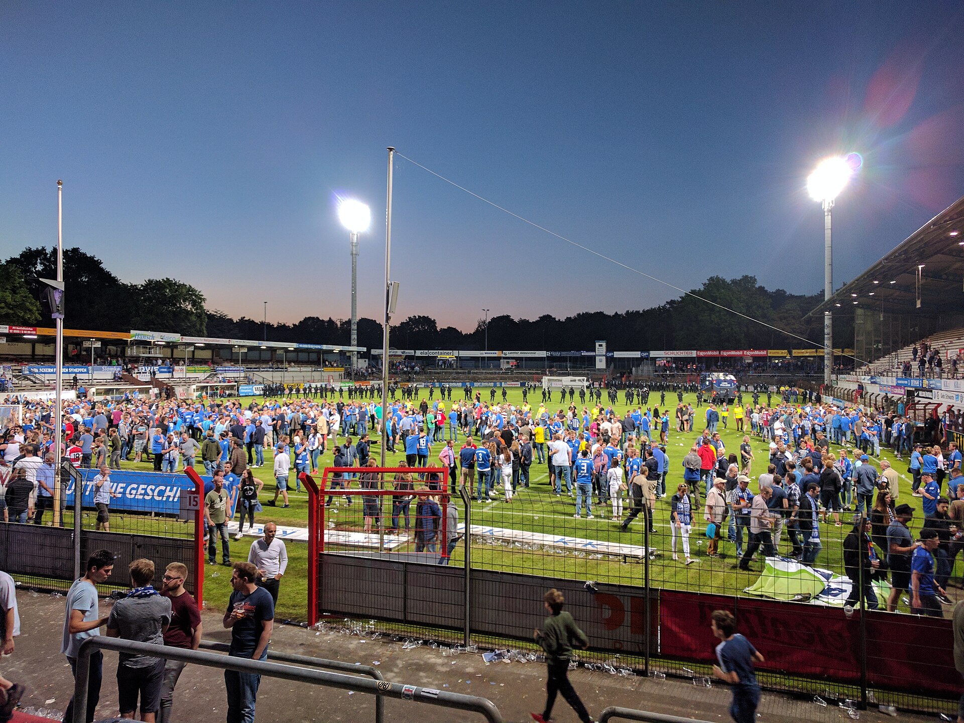 Das Emslandstadion nach dem Aufstiegsspiel des SV Meppen 1912 e.V. gegen den SV Waldhof Mannheim 1907 e.V.