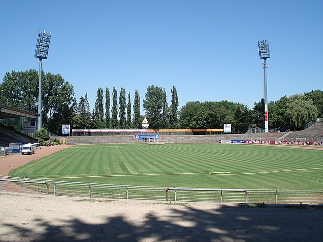 Blick von der Südkurve im Stadion am Böllenfalltor