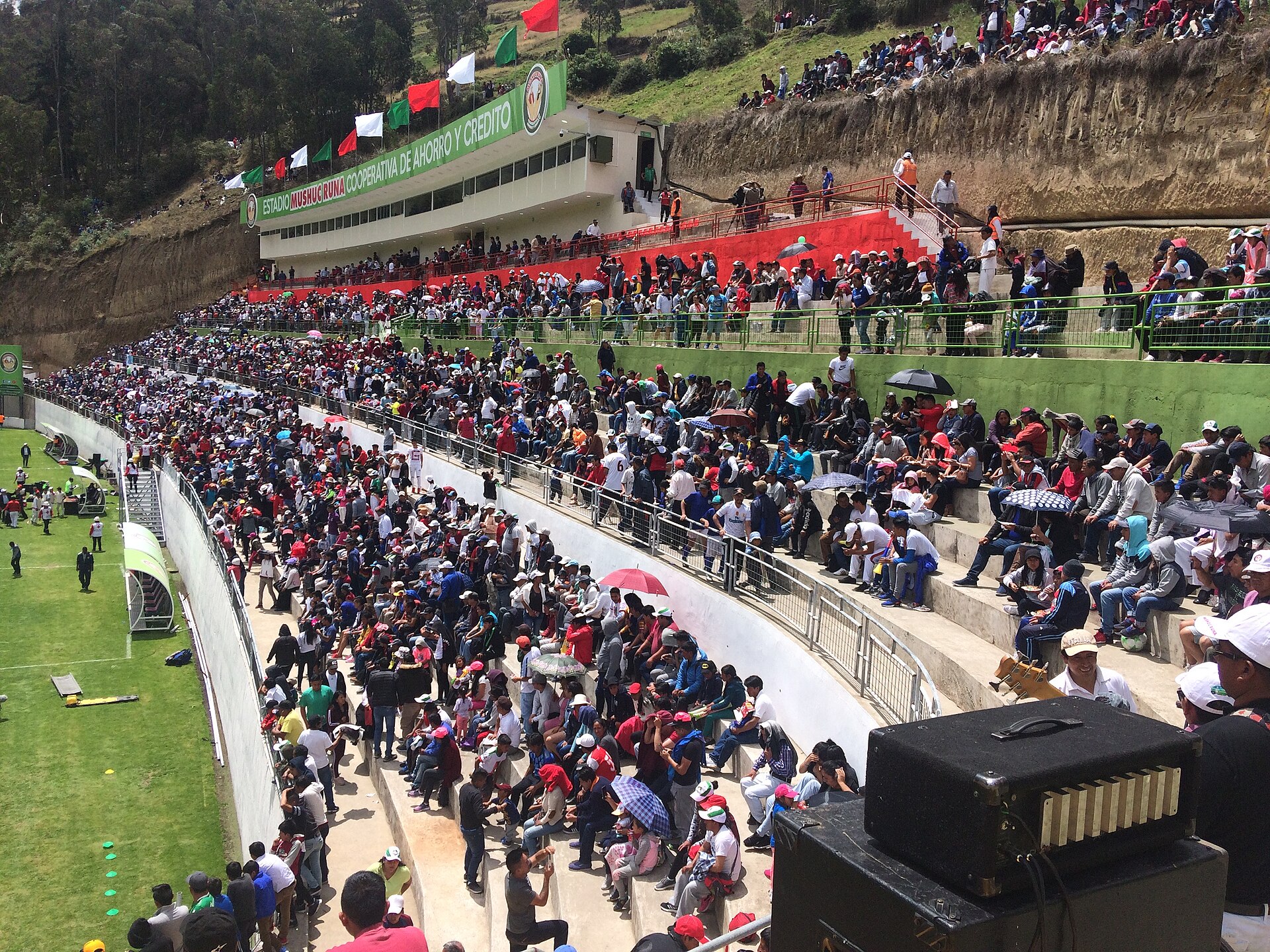 Estadio del Mushuc Runa en el medio tiempo del partido Mushuc Runa-Orense donde el ponchito ganó 3-0
