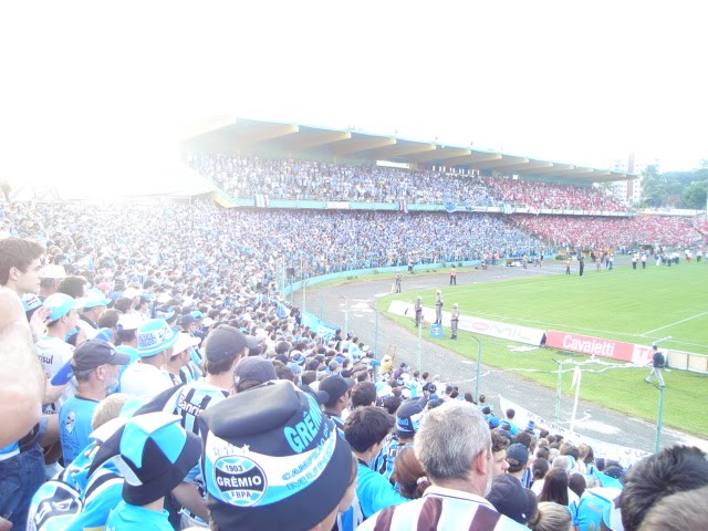 Estádio Olímpico Colosso da Lagoa, em um Gre-nal.