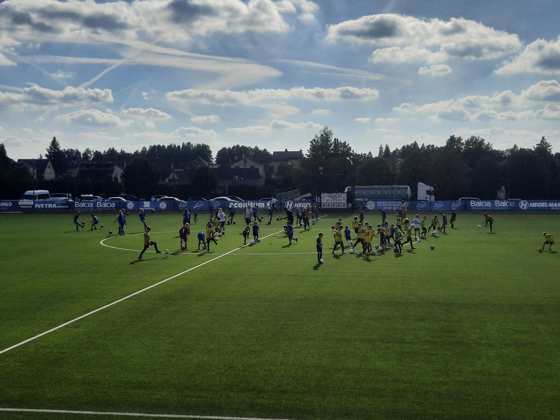 Raudondvaris stadium, Hegelmann-Panevėžys, prematch children performance