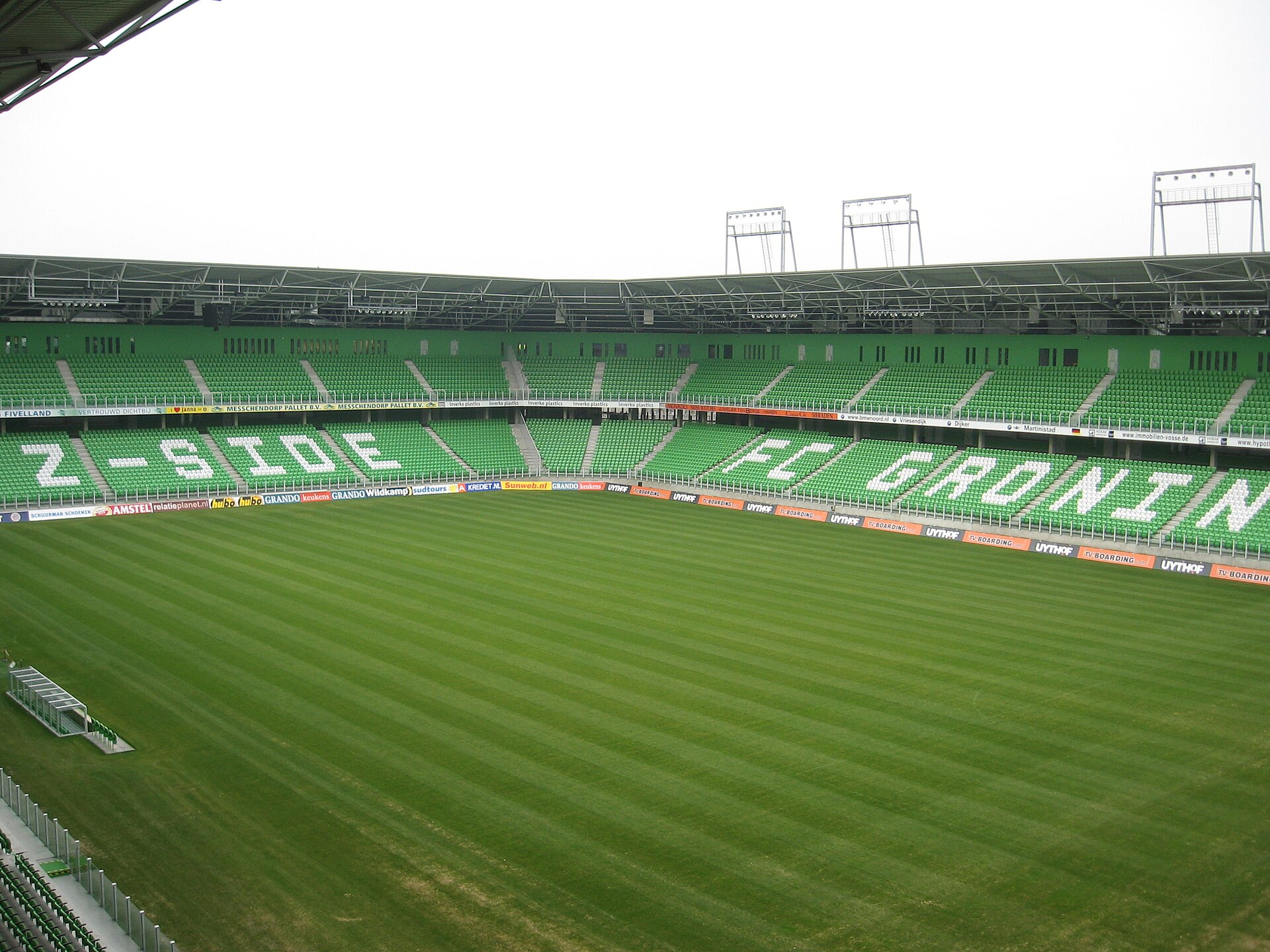 Description Euroborg.jpg De Euroborg, het stadion van FC Groningen. Date 18 October 2006 Source Own work Author Kevster Permission ( Reusing this file ) Vrijgegeven onder GFDL.
