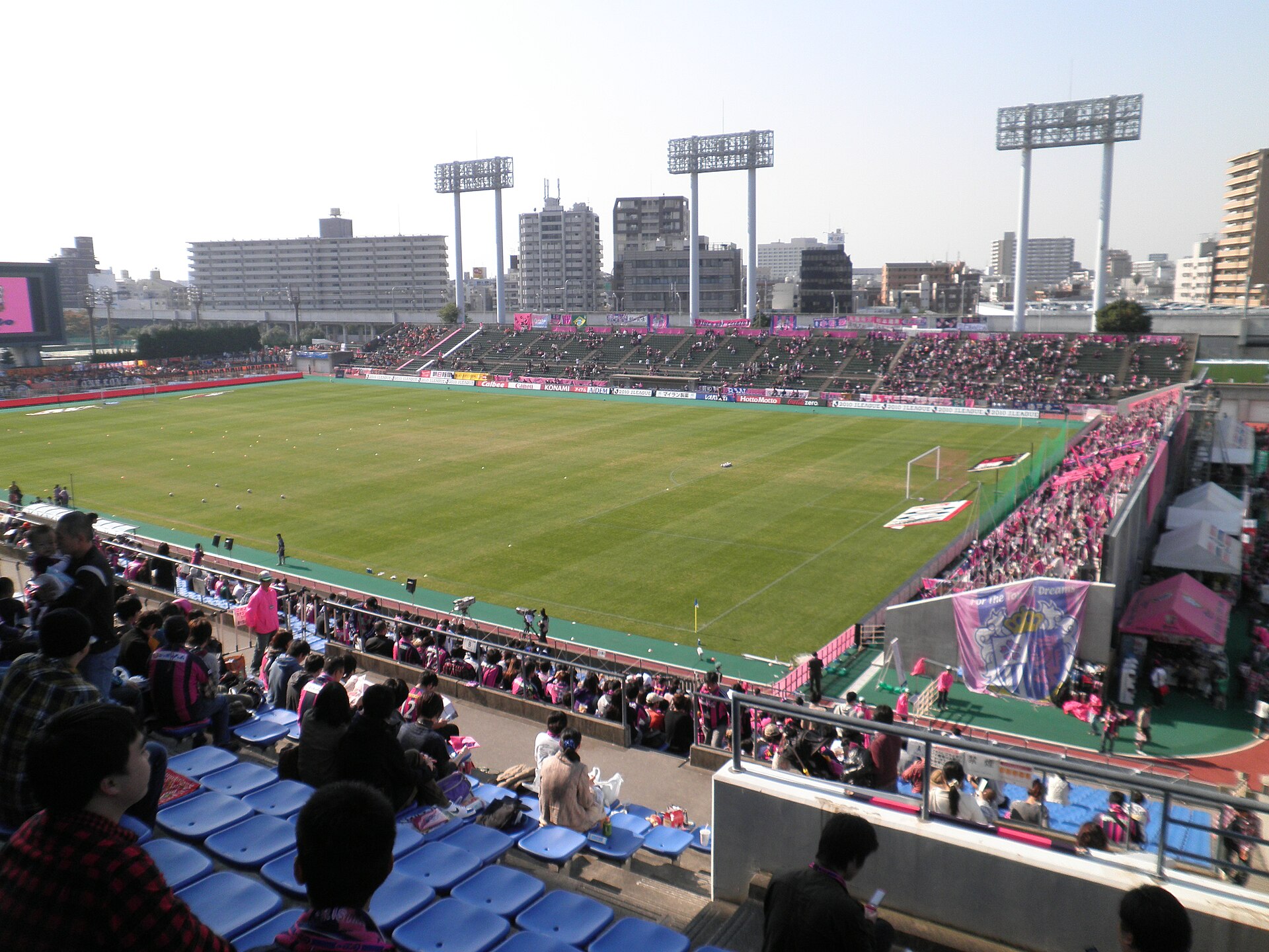 大阪市のキンチョウスタジアム、セレッソ大阪vs清水エスパルス