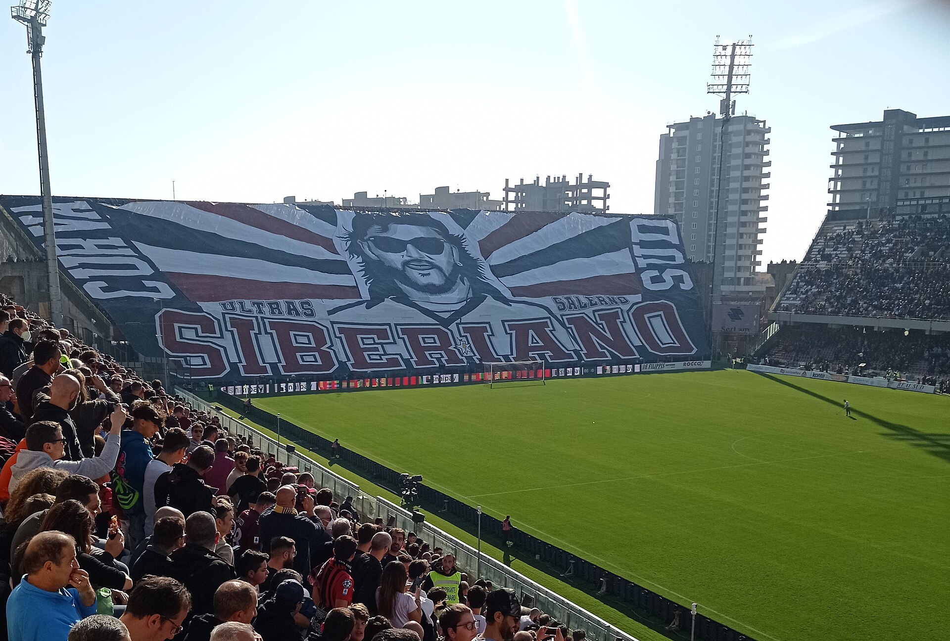 La Curva Nord della Salernitana prima della gara contro il Milan del 4 gennaio 2023
