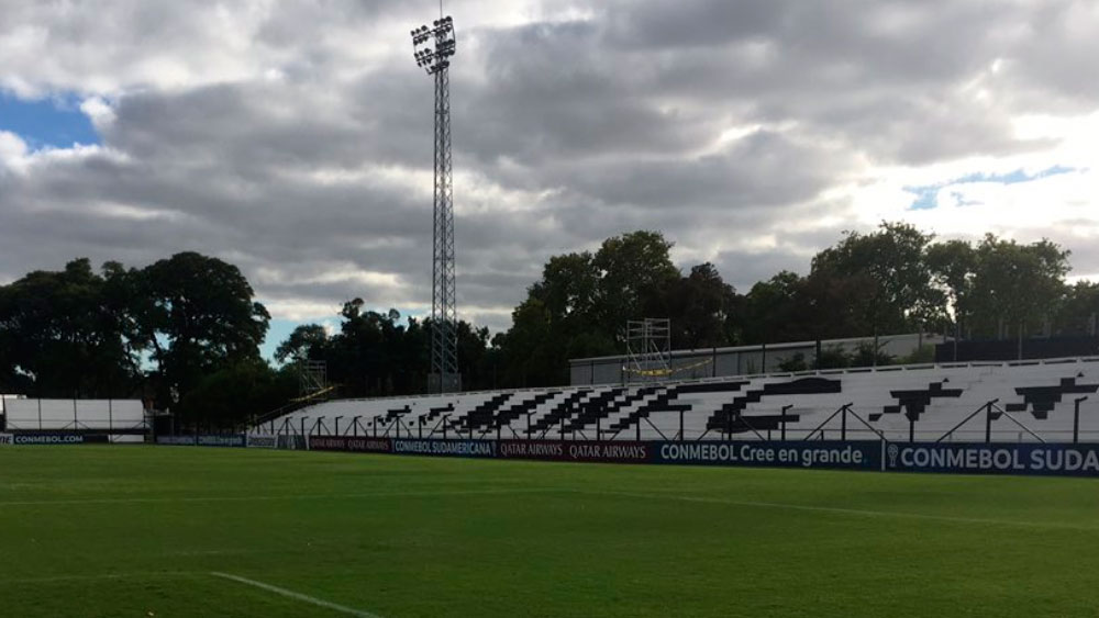 Estadio Parque Alfredo Víctor Viera de M.W.F.C.