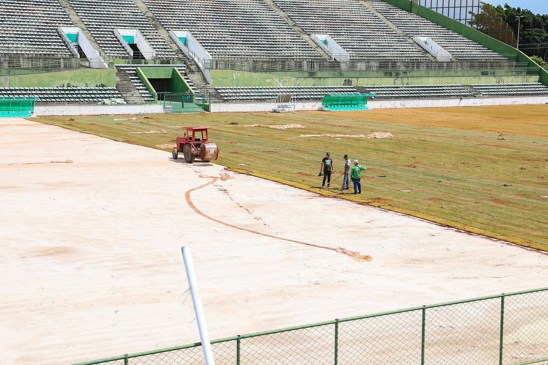 Os primeiros reparos dos gradis foram feitos nesta semana. Serviços integram a segunda etapa da obra, que tem investimento total de R$ 1,7 milhão. Foto: Paulo H Carvalho/Agência Brasília.