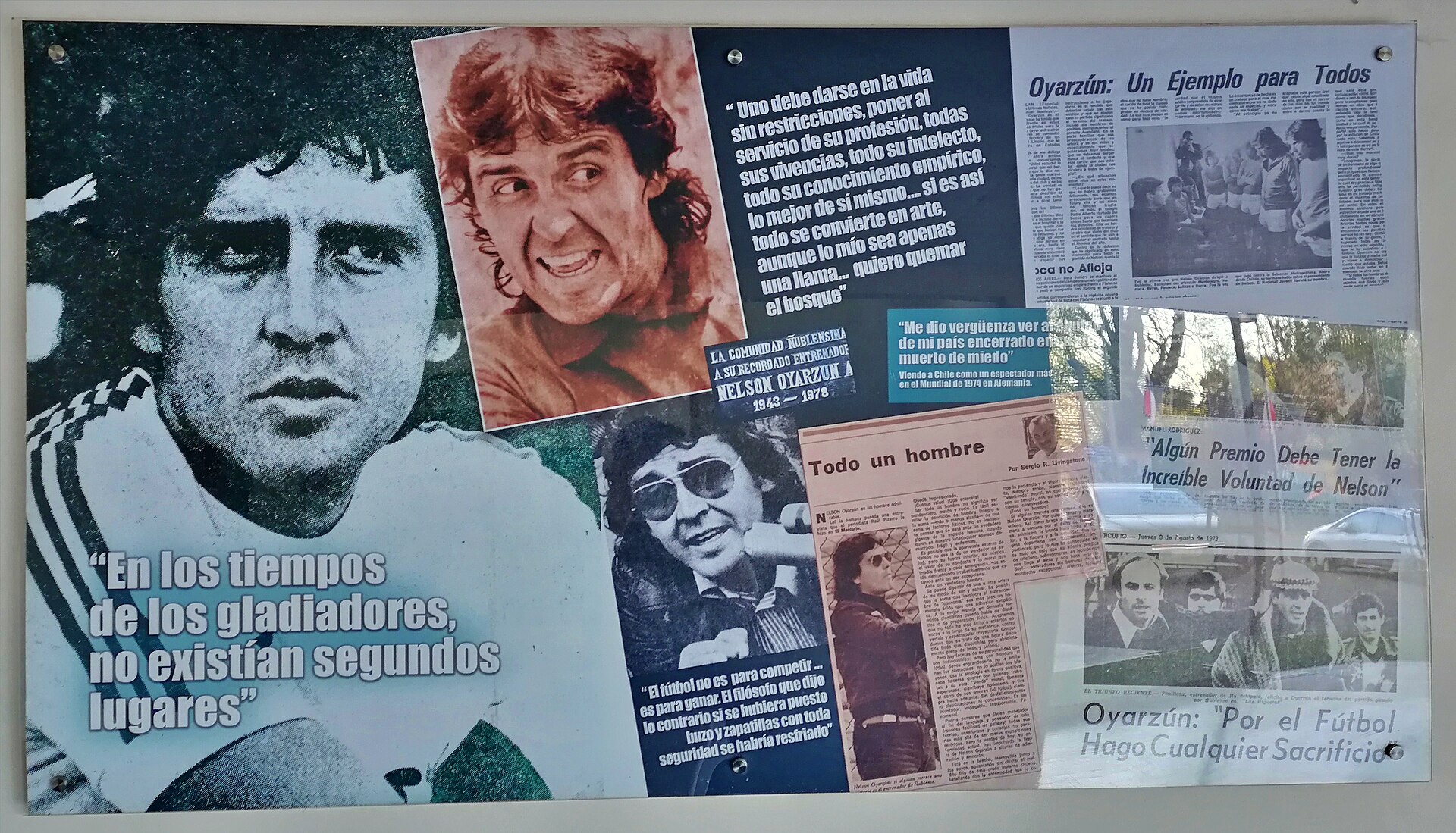 Mural de archivos periodísticos de Nelson Oyarzún, donado por la familia a la Municipalidad de Chillán, para la construcción del Estadio Bicentenario Municipal Nelson Oyarzún