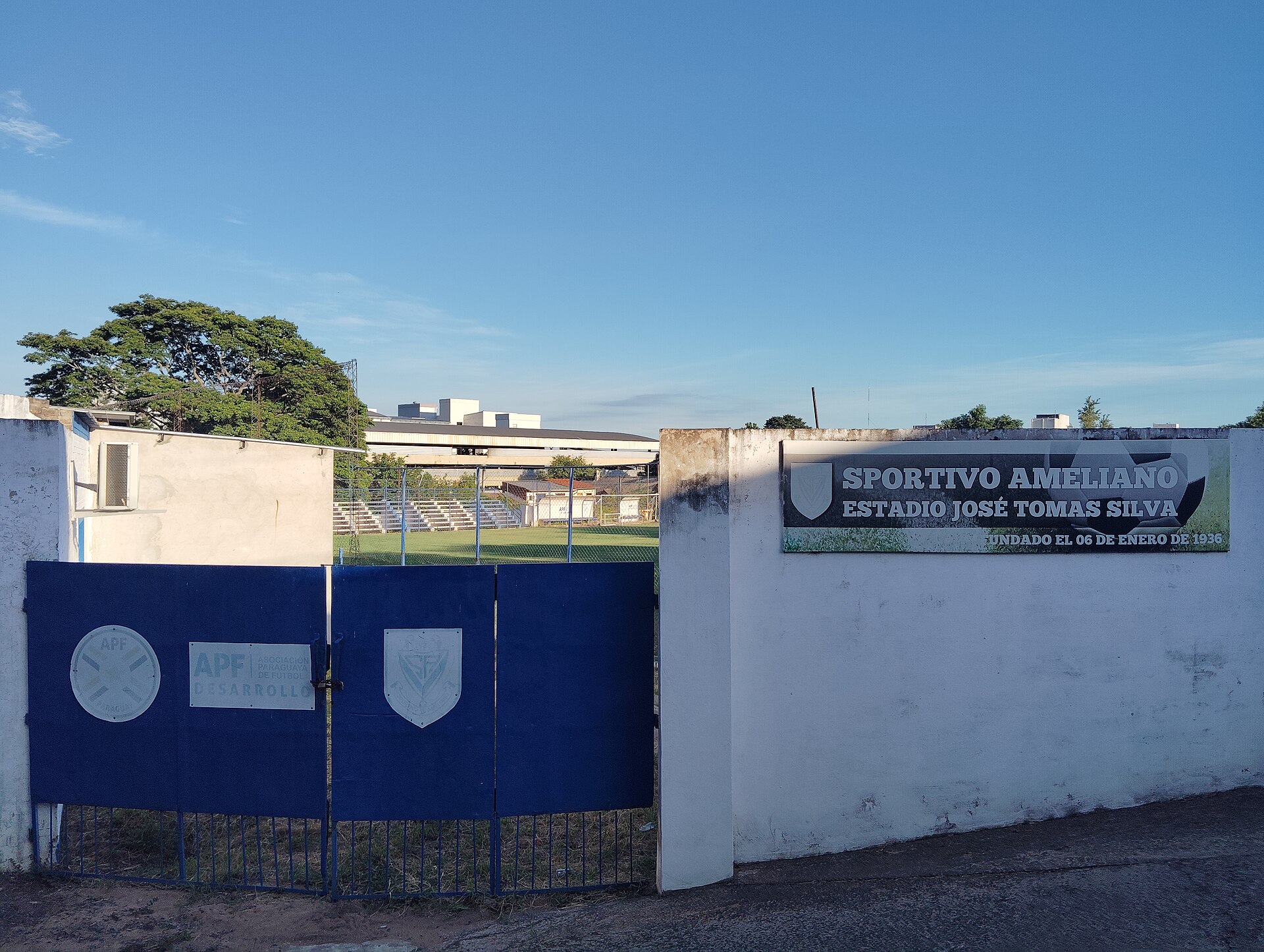 Entrada principal al Estadio José Tomás Silva, Sportivo Ameliano, Asunción, Paraguay