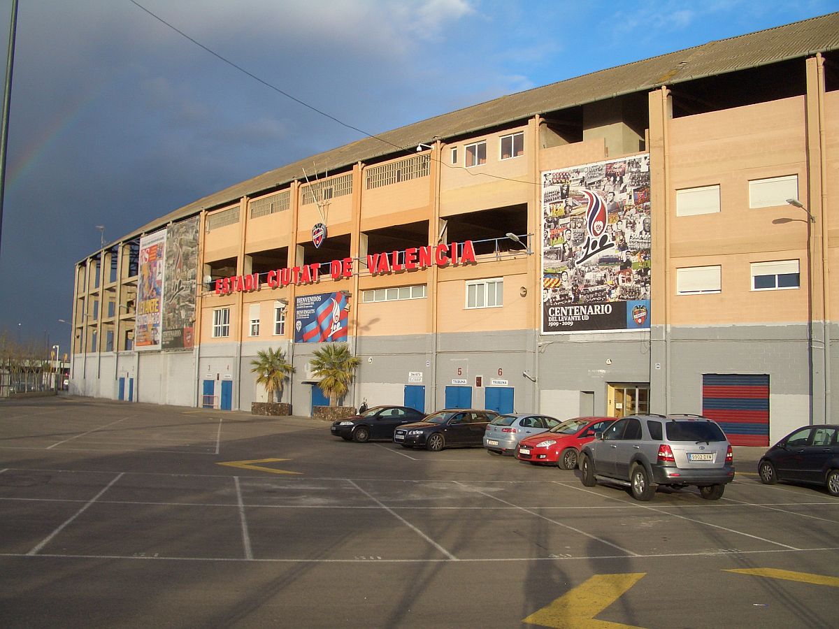 Fachada del estadio Ciutat de València