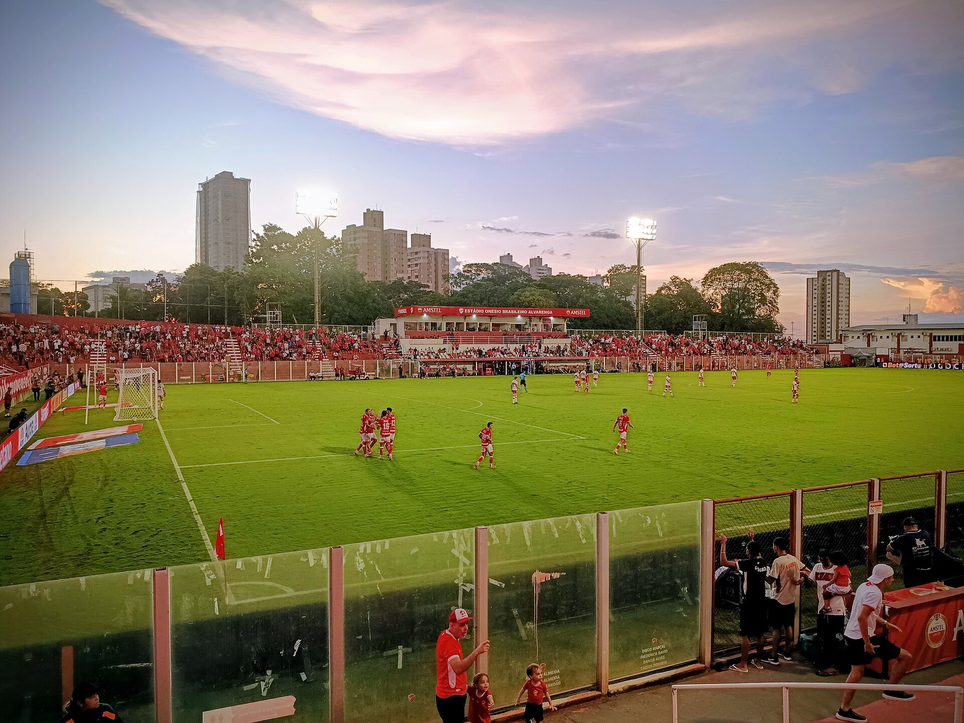 Estádio Onésio Brasileiro Alvarenga (estádio de futebol em Goiânia) vila nova 2 vs 2 CRB