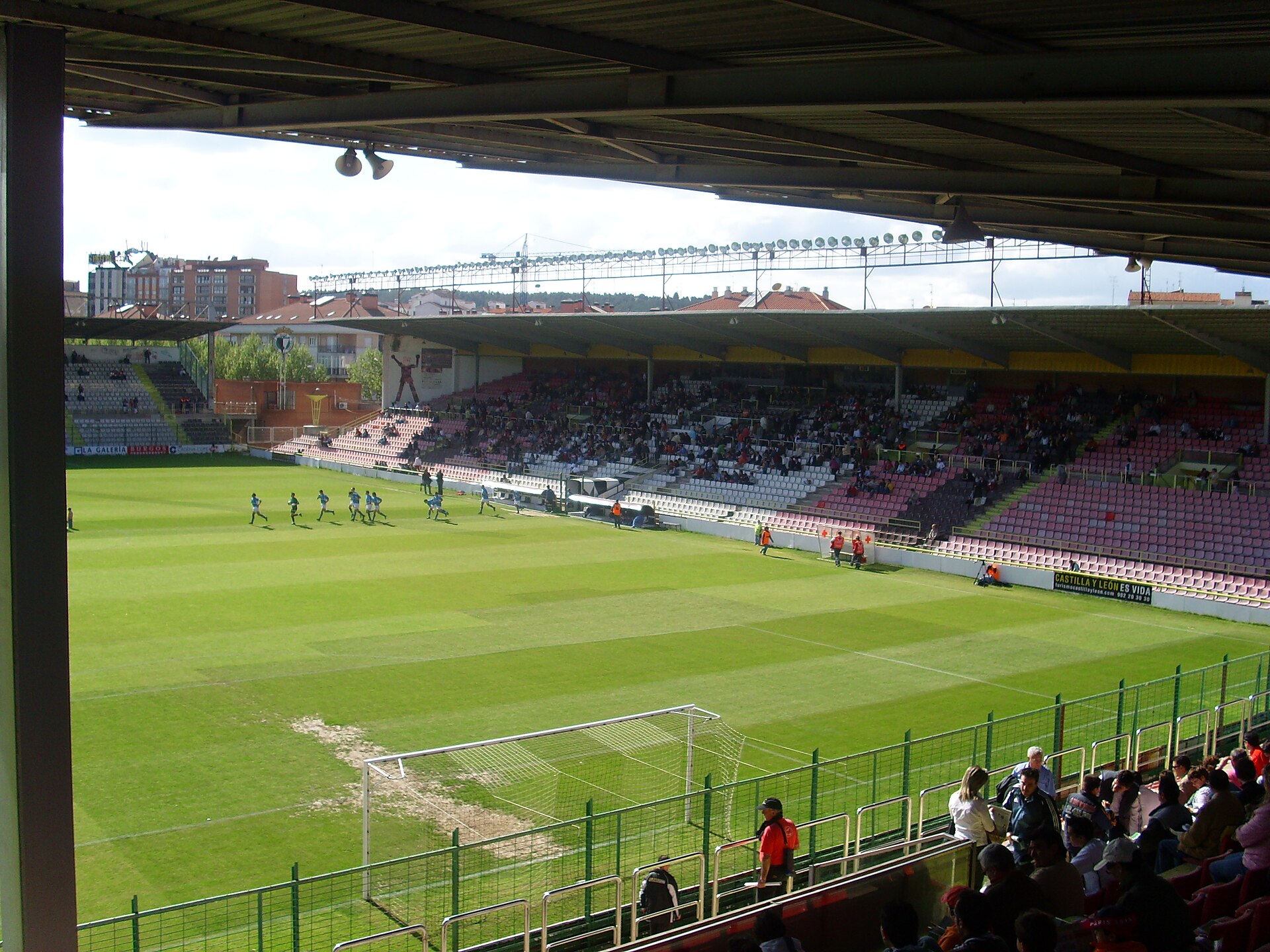 Oviedo players before a match at Estadio El Plantío, against Burgos CF. Oviedo lost this match 0–2 and was relegated to Tercera División.