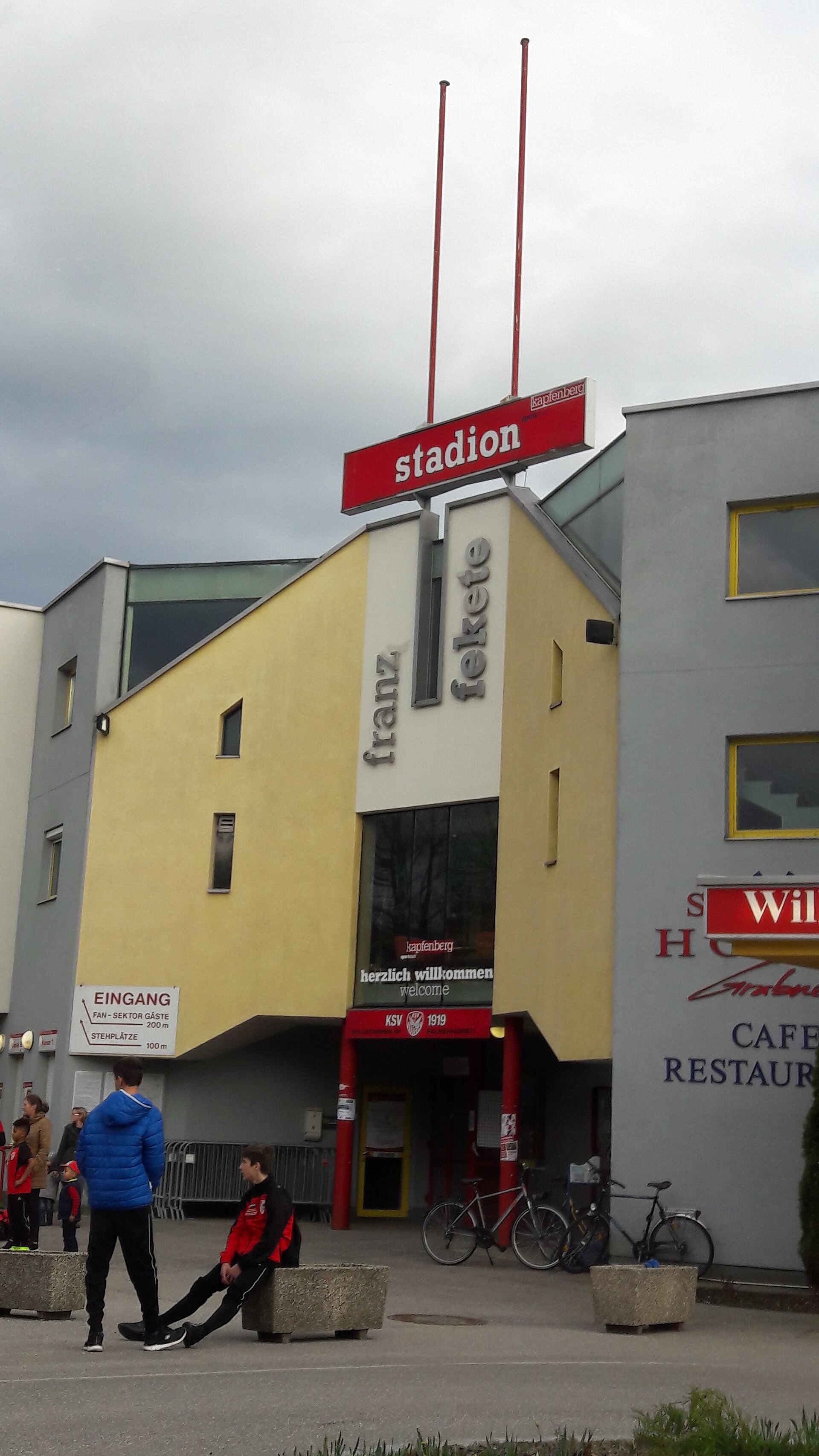 Der Eingang zum Stadion