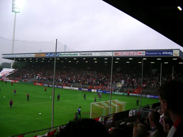 Nordtribüne des Georg-Melches-Stadions in Essen