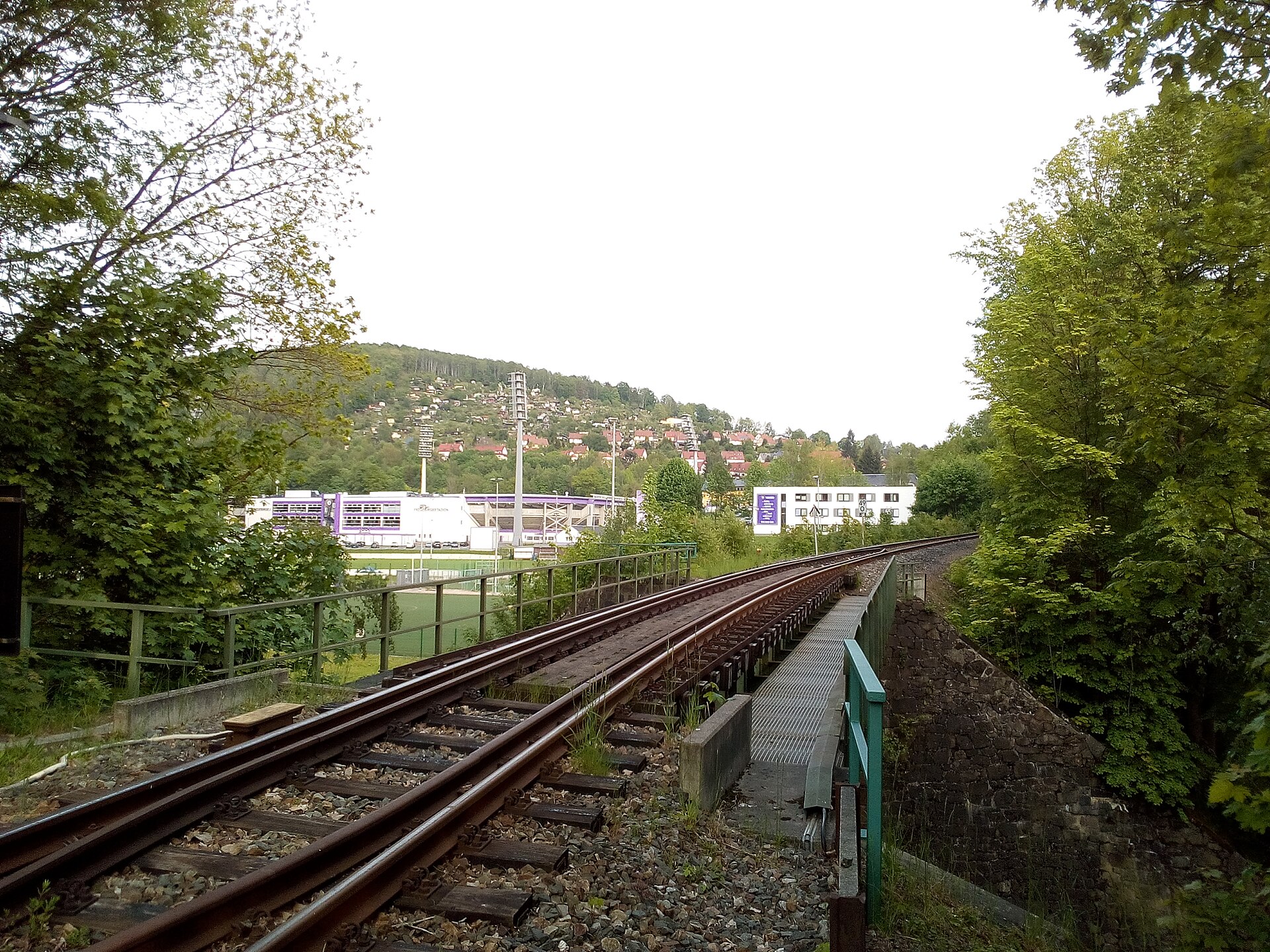 Eisenbahnbrücke über den Lößnitzbach in Aue-Zelle (2019)
